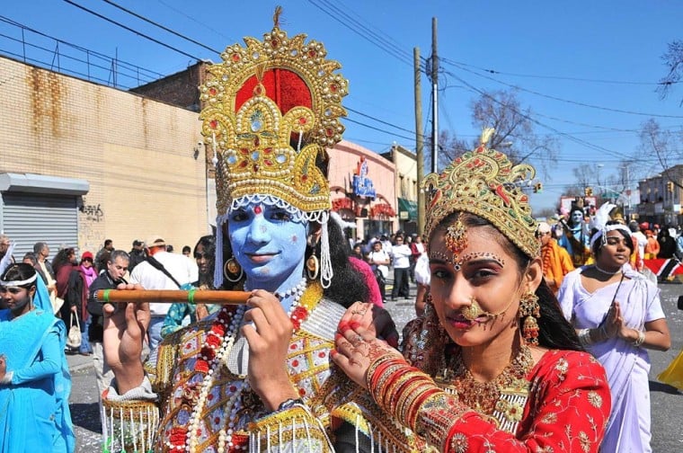 Holy holi! Parade draws thousands