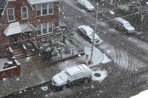 Early storm hits New York