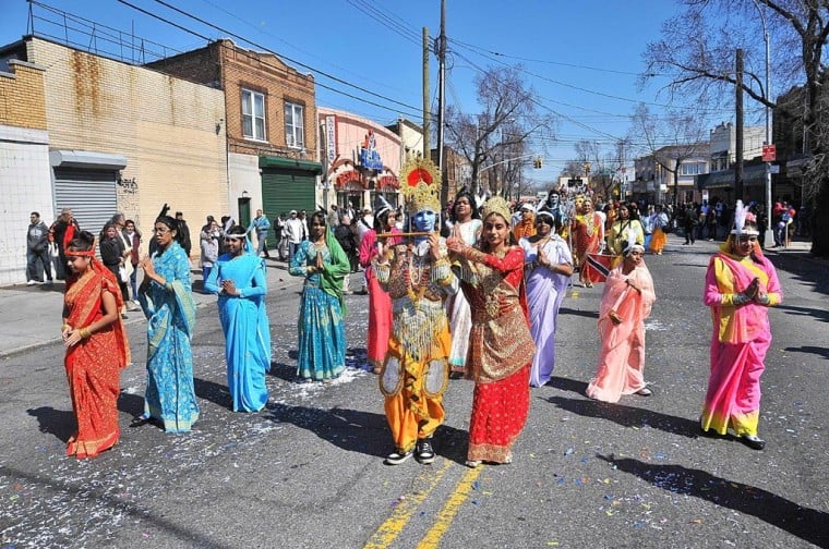 Holy holi! Parade draws thousands