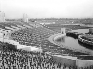 The fair’s million-dollar Aquacade 2