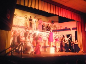 ‘Anything Goes’ sails from B’way to Qns. 1