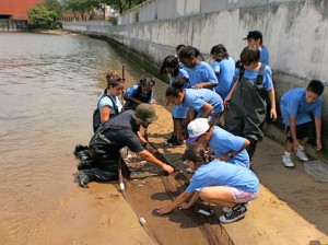 Catching the wonders of the water in LIC 1