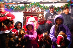 Glendale children visit with Santa at tree lighting