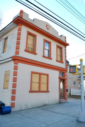 Eight injured in a Jamaica house fire 2