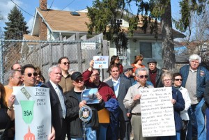 Civics join forces to oppose building 1