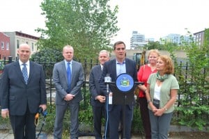 Renovated LIC dog run opening soon 1