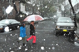 Early storm hits New York