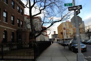 Sidewalk cafes to liven Dutch Kills nabe 1