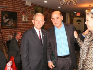 Sculptor honored at LIC arts festival dinner 1