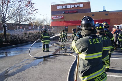 Mid-central Queens: Minor brushfire fed by winds