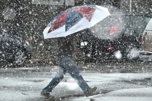 Early storm hits New York