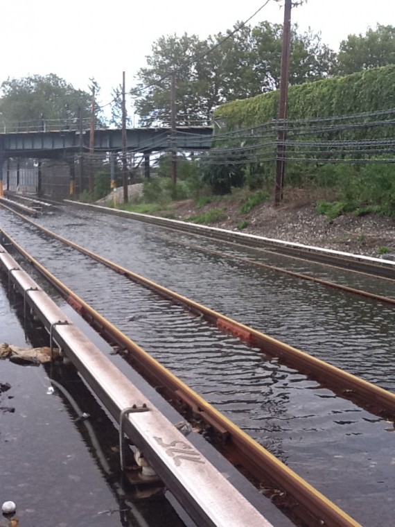 Residents hit shelters as Irene hits Queens; cleanup begins