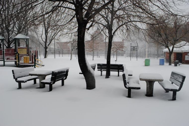 Queens sees a light snowfall 3