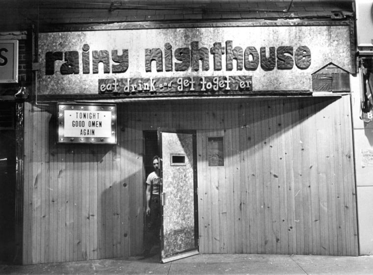 The mysterious death near the Rainy Nighthouse 1