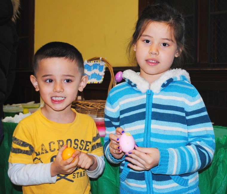 Easter Bunny comes to Bayside Hills