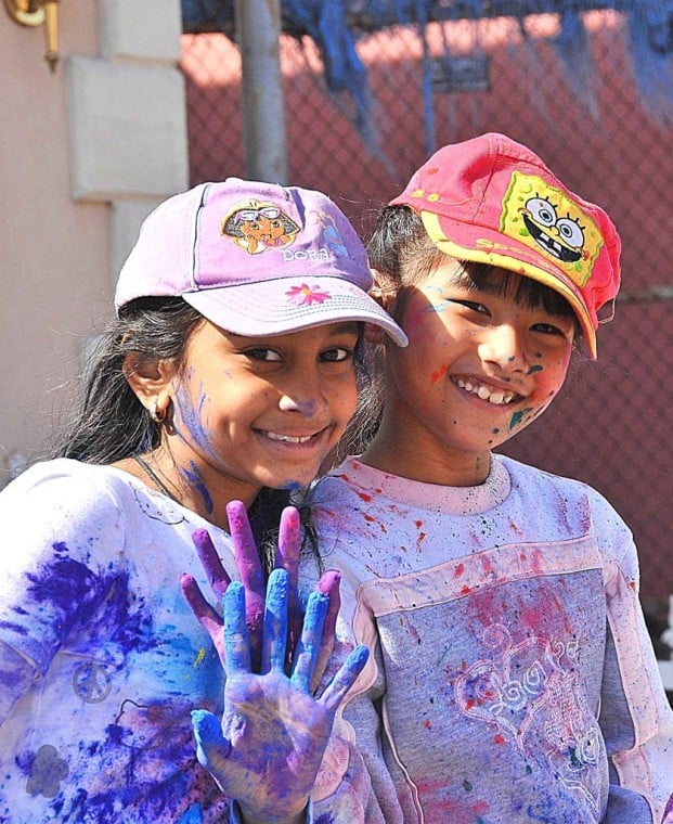Holy holi! Parade draws thousands