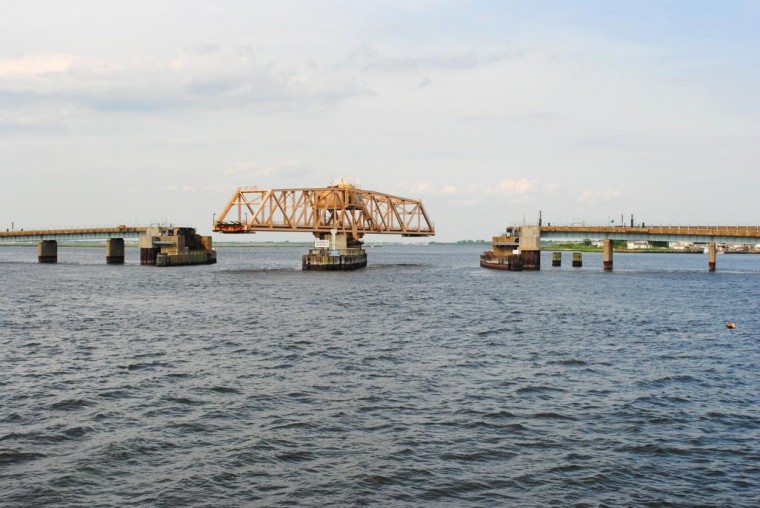 Cruising Jamaica Bay in summer