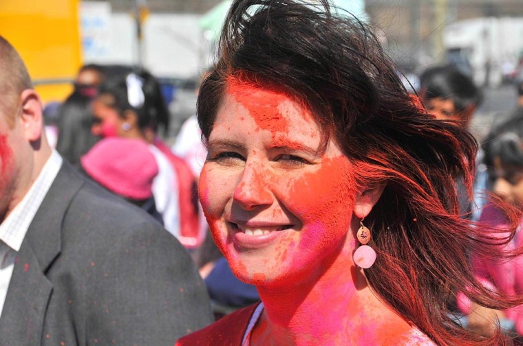 Holy holi! Parade draws thousands