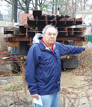 Garbage-strewn lot cleaned in Flushing 1