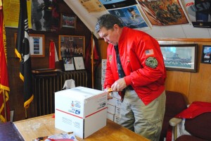 To Afghanistan with love: Vets help troops  2