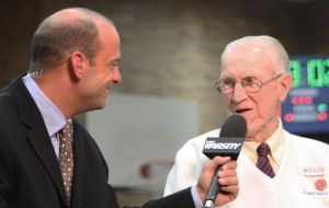 Record-breaking coach dead at 82 1