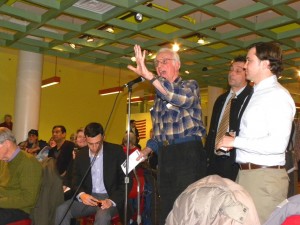 Residents face MTA over 7 Train 1