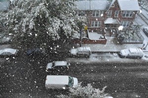 Early storm hits New York