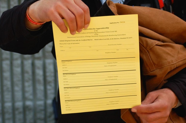 Hundreds wait for union job apps 2