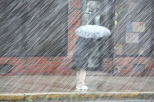 Early storm hits New York
