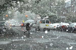 Early storm hits New York