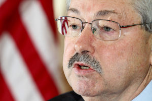 History buff Branstad poised to make his own