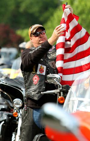 Ride for Navy SEALS starts with Bettendorf sendoff