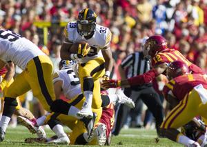 Hawkeyes' offensive line wins national accolades