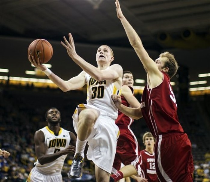 Hawkeyes flex muscle in rout of South Dakota Iowa