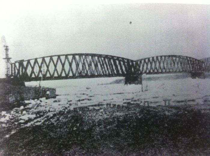 First bridge across Mississippi River rebuilt