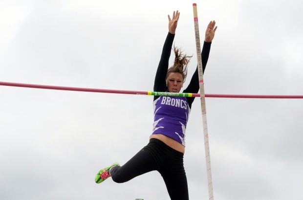 Walker wins state A pole vault 1