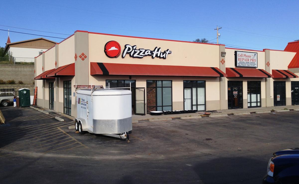 Wednesday's Bar Specials · SOUTH HAVEN, MI - A popular Chicago-style brand of deep-dish pizza is headed to this side of Lake Michigan as Gino's East plans to open a location in South Haven.