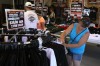 080810.tshirtvendors3