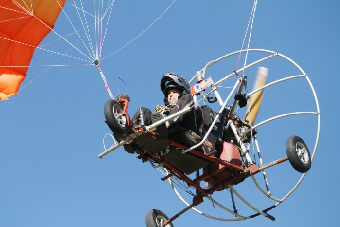 single man motorized hang glider