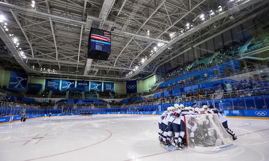 The road to gold? USA, Canadá open with very different women's hockey wins.