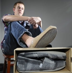 Toms Shoes Chicago on Saving Soles  One For One Gives Toms Shoes Substance And Style   Sioux