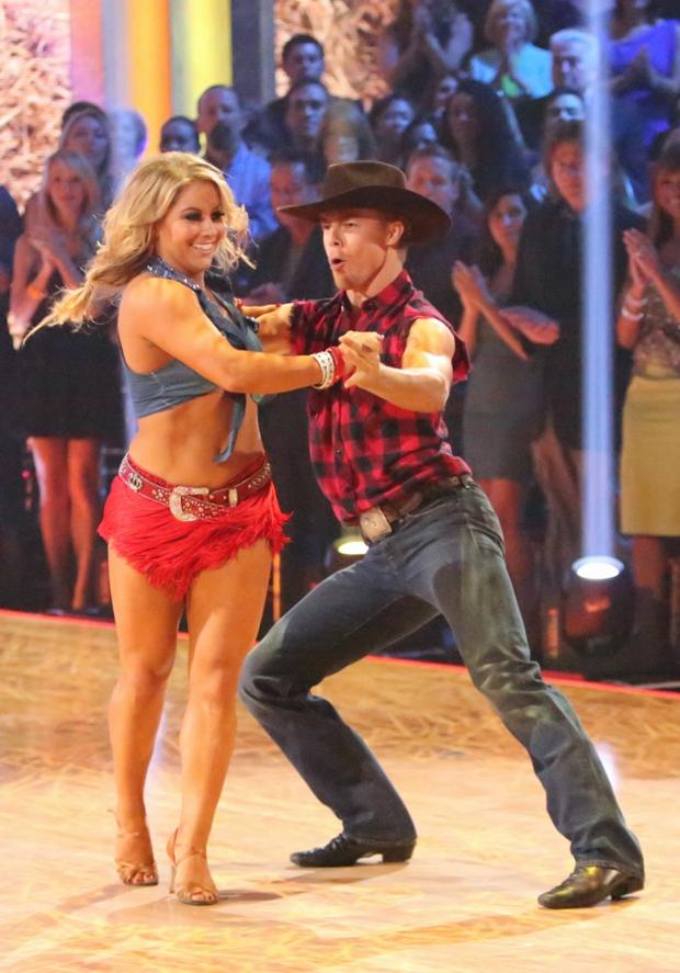 'Dancing with the Stars' Shawn Johnson continues her march to the