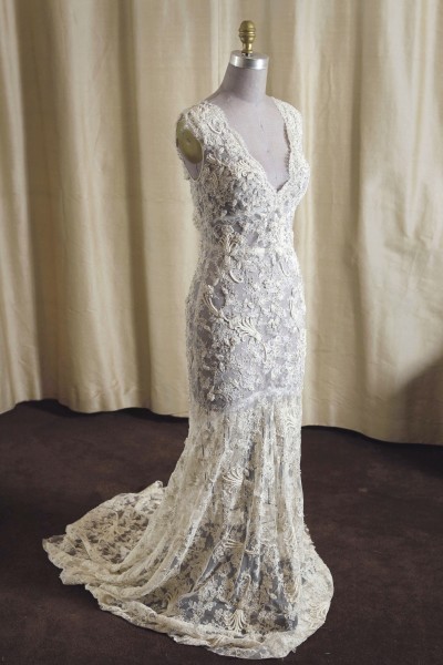 Lace and beading contribute to the vintage look of this Monique Lhuillier 