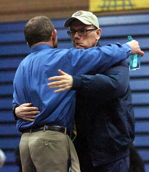 Beyond Words: Oral cancer hasn't kept Dave Holter from supporting Kelso wrestling