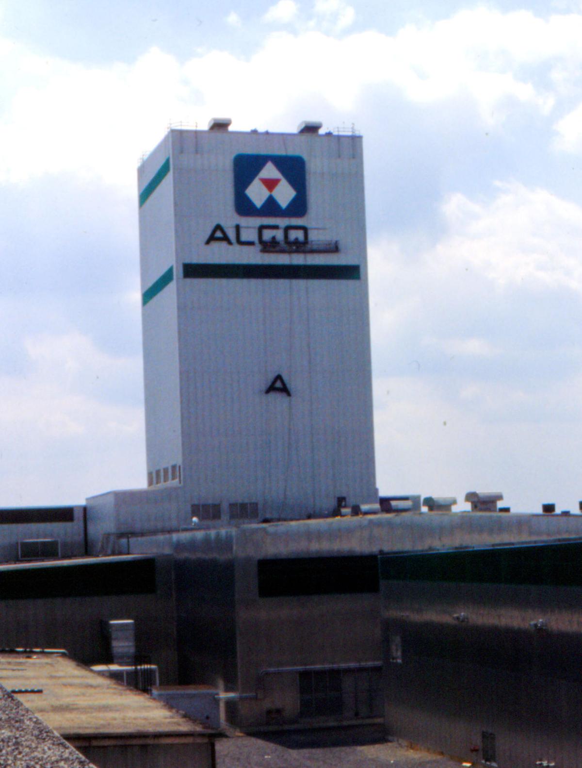 Iconic ALCOA sign comes down from tower, making way for Arconic News