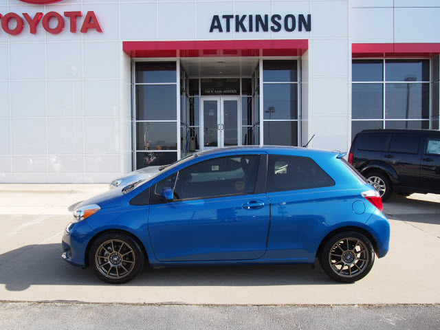 toyota yaris 2012 blazing blue pearl #3