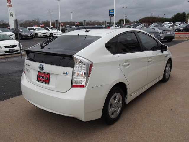 blizzard pearl toyota prius #2