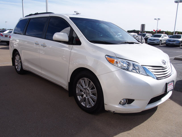 blizzard pearl toyota sienna #6