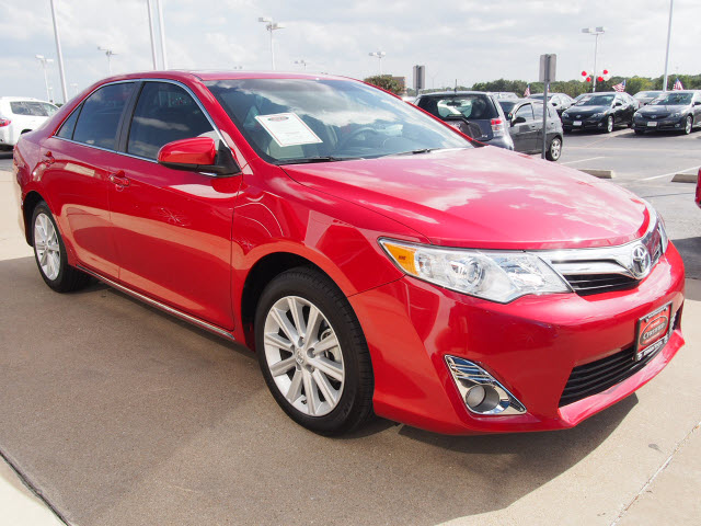 2013 toyota camry barcelona red #5