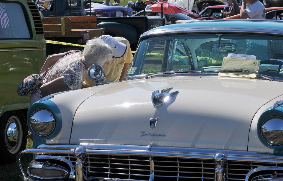 Mass Cruisers Antique and Classic Car Show, Wrentham, MA